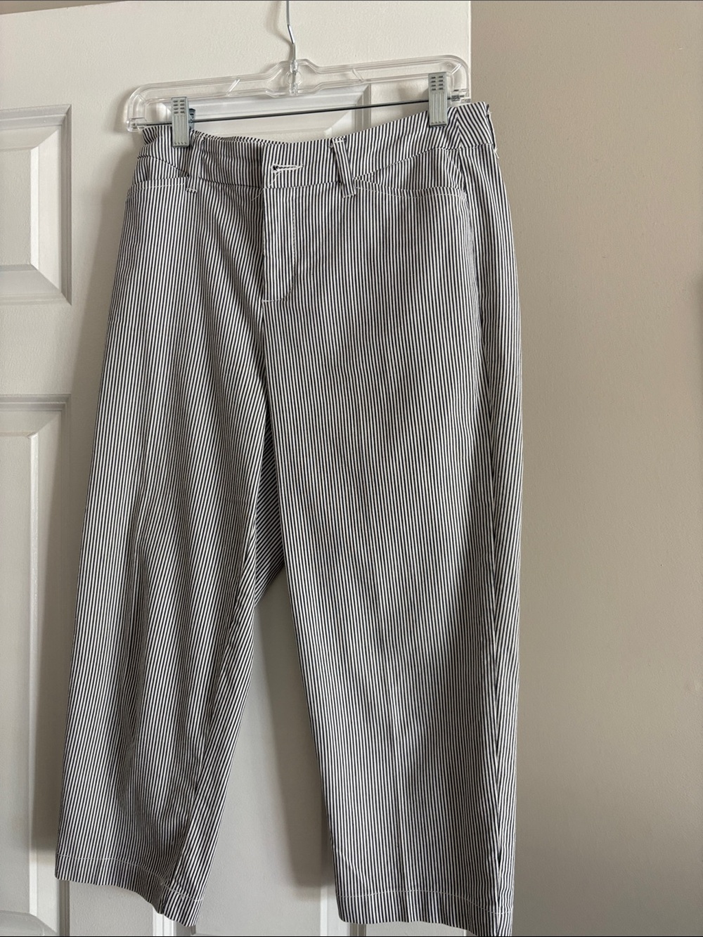 croft & barrow Black and White Pinstripe Cropped Pants